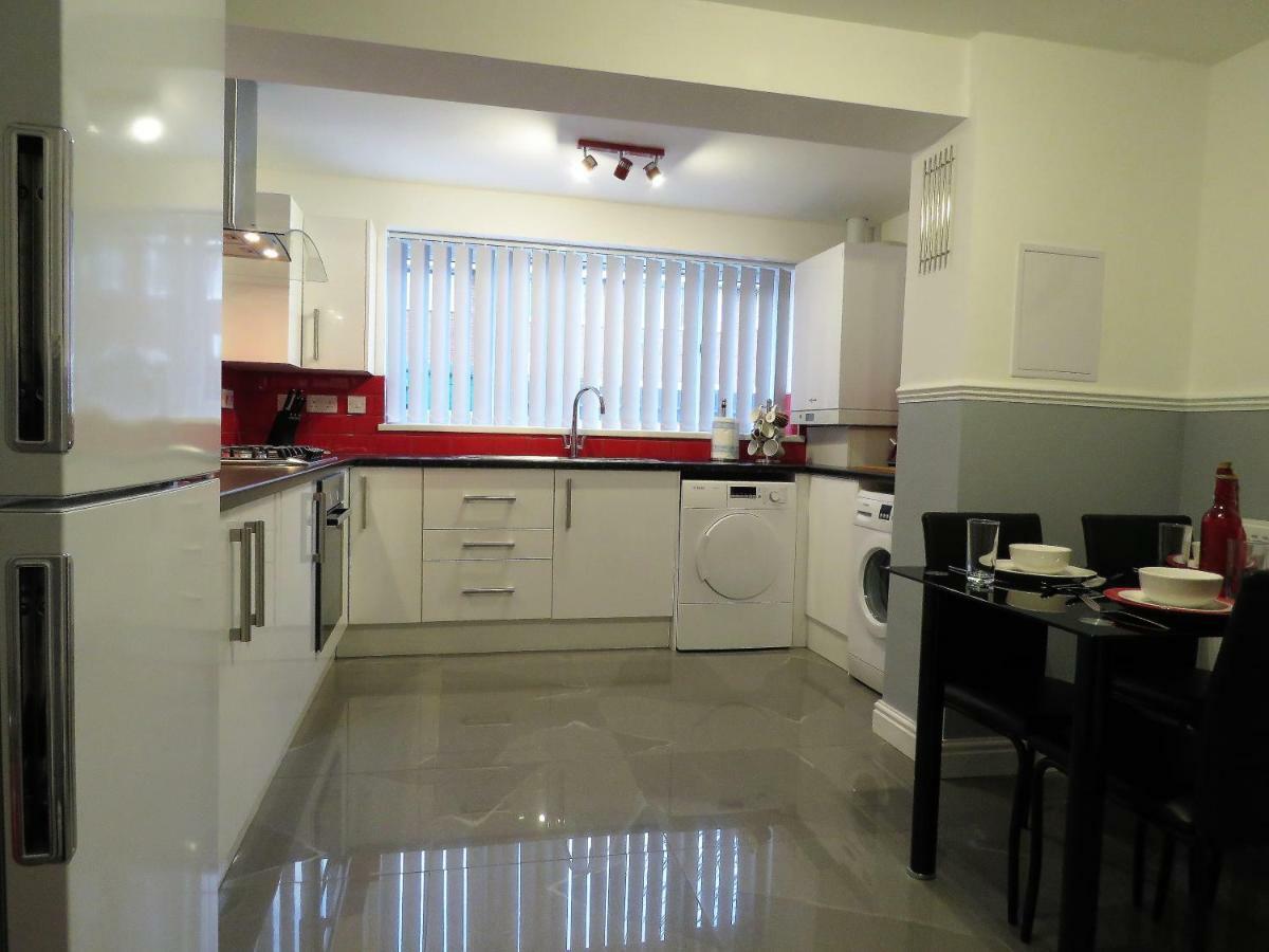 Staynec Moat House Birmingham - For Company, Contractor And Leisure Stays - Nec, Hs2, Jlr, Airport 외부 사진